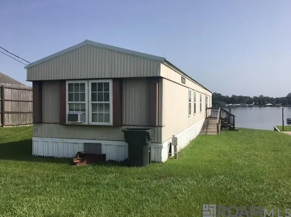 7486 False River Rd, Oscar, LA 70762