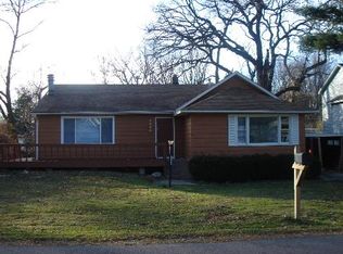 1005 Monroe Ave, Wauconda, IL 60084
