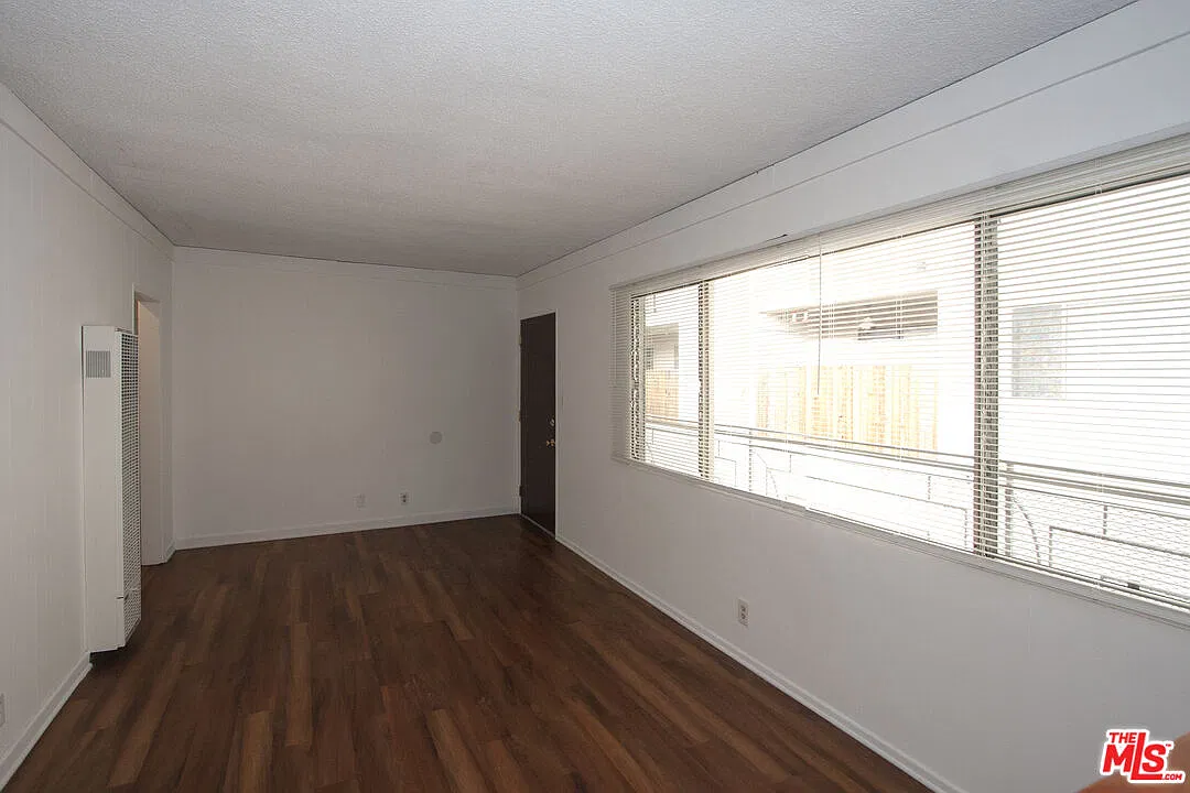 3 bed, 2.0 bath, $3,400 — Photo 3
