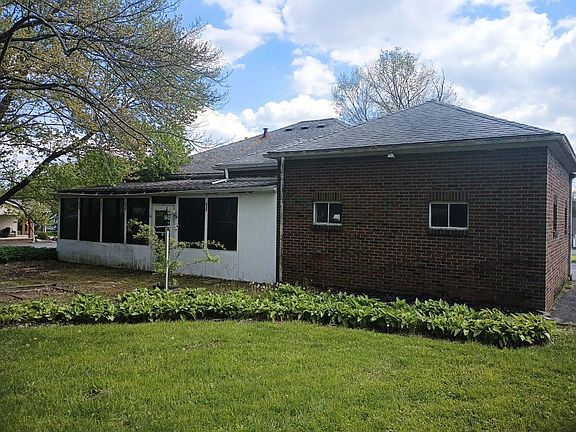 2nd image of 106 Conneaut Lake Rd