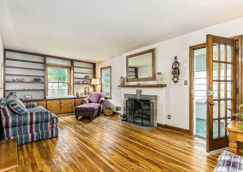 1st image of 2068 Greenway Ave N