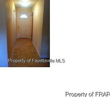 Entrance w tiled floor