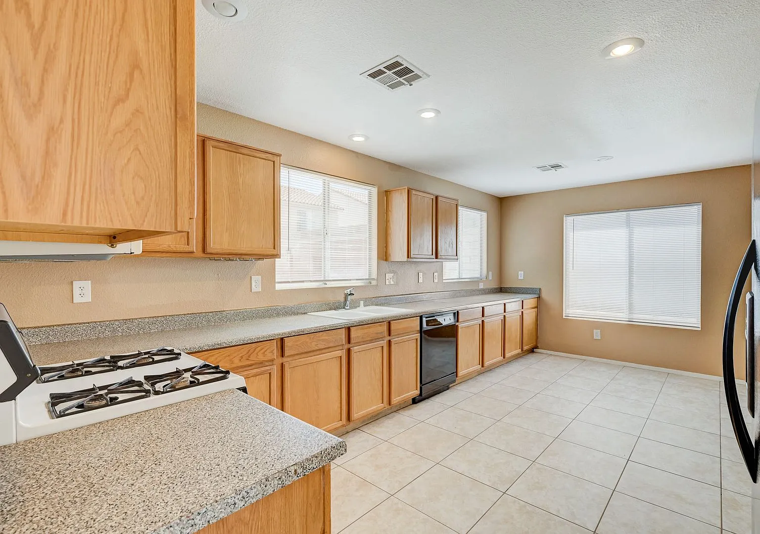 8621 Grand Pine 5bd — Photo 2