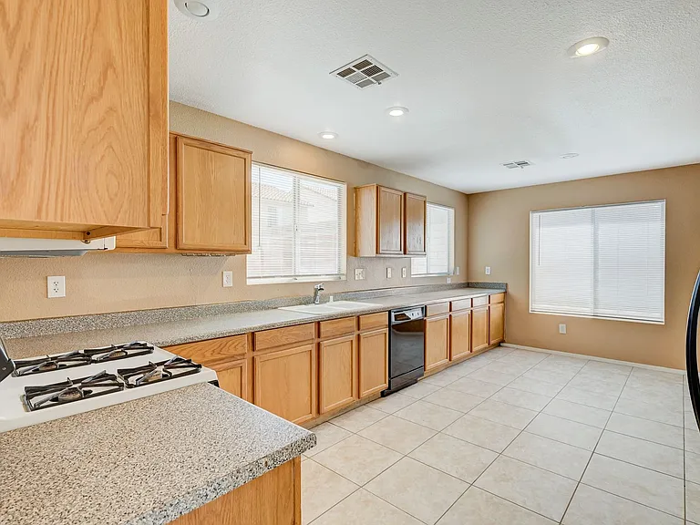 8621 Grand Pine Ave — Photo 2