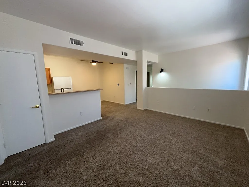 2 bed, 2.0 bath, 888 sqft, $1,095 — Photo 4