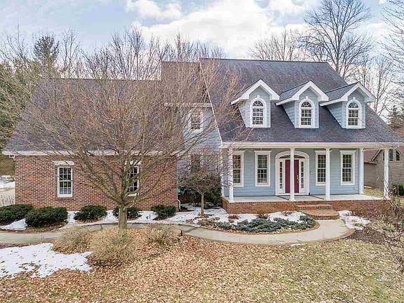 2nd image of 1608 Foxwood Ct