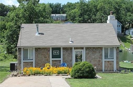 1st image of 8 W St