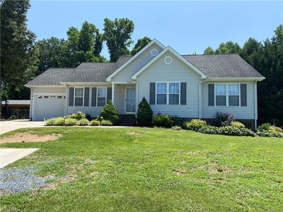 2146 Regency Dr, Randleman, NC, 27317