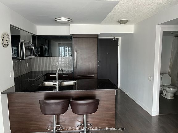 5th image of 5162 Yonge St #1610