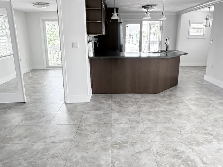 100 Sunset Ln — Photo 9
