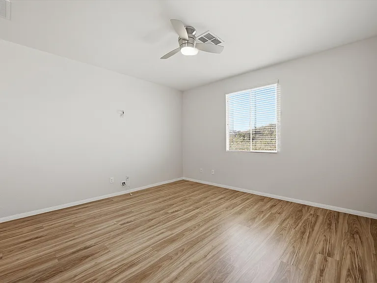 7658 Engleberg Ave — Photo 8