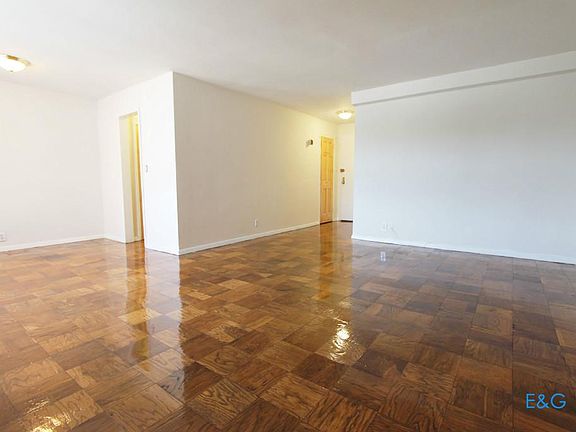 3rd image of 18311 Hillside Ave APT 9A