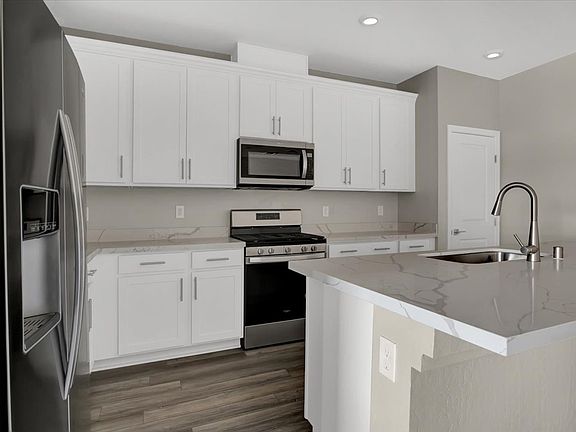3rd image of 510 Fairview Hills St