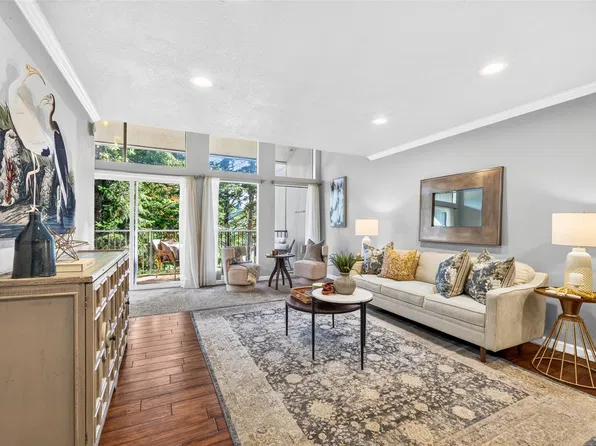 6234 138th Avenue NE #205, Redmond, WA 98052