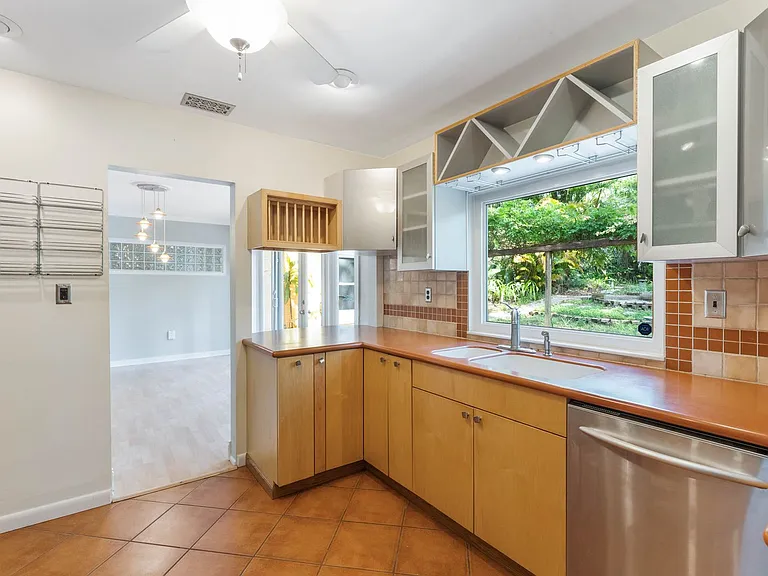 1207 Briercliff Dr — Photo 8