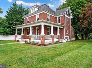 2 S Main St, Jacobus, PA 17407