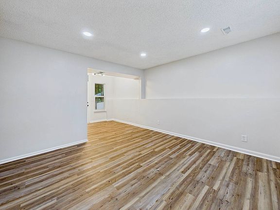 4th image of 3124 Orville Ave #A