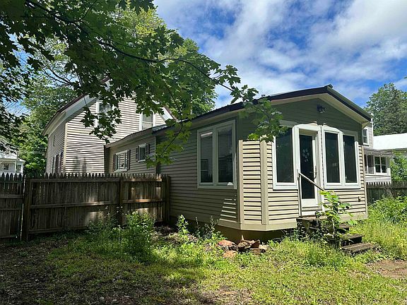 2nd image of 7 Cottage St
