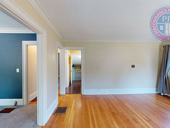 3rd image of 2031 N Killingsworth St