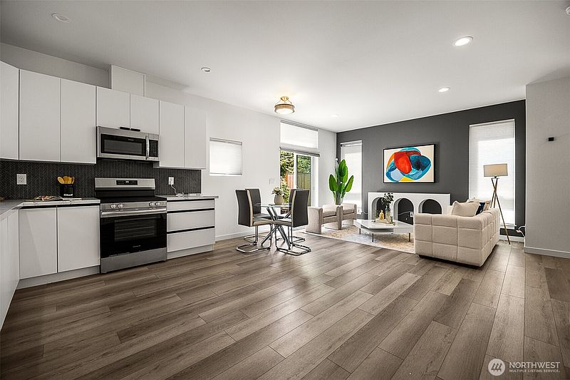 2nd image of 5984 B 26th Avenue SW