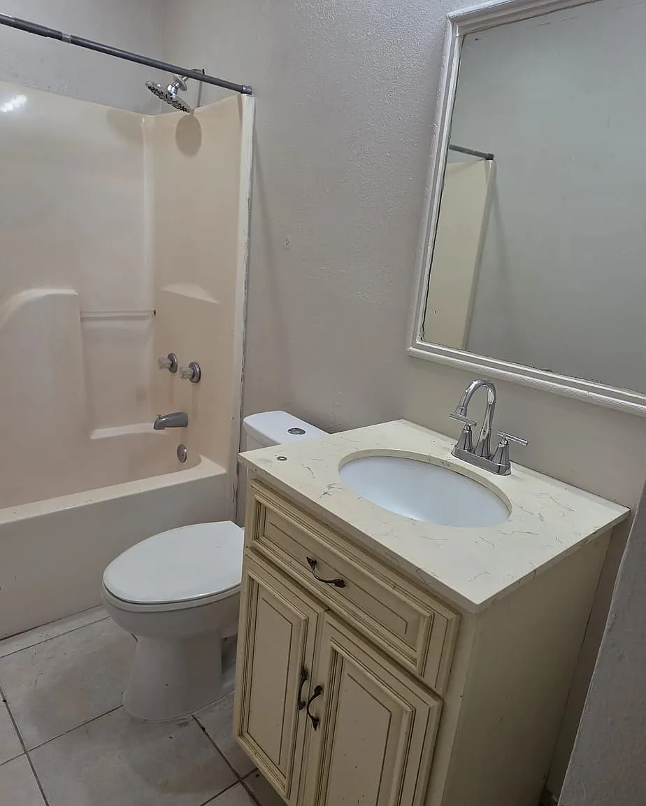 2 bed, 740 sqft, $1,100 — Photo 3