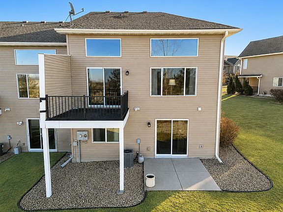 5th image of 2606 Waterfall Way NW