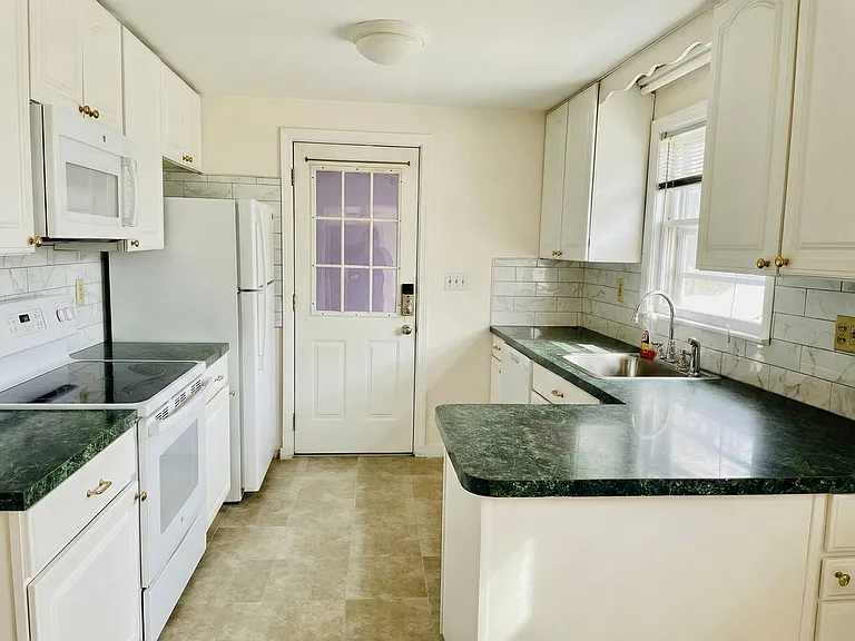 65 Barbara Ln — Photo 11
