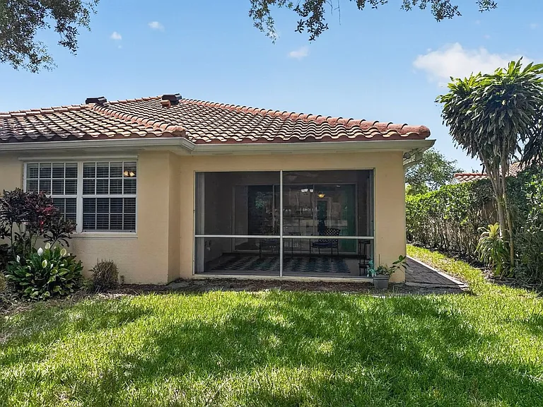 5712 Drummond Way — Photo 31