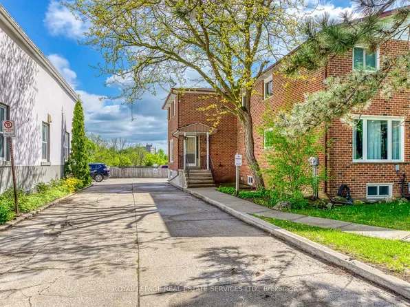 99 Martin St, Milton, ON L9T 2R3