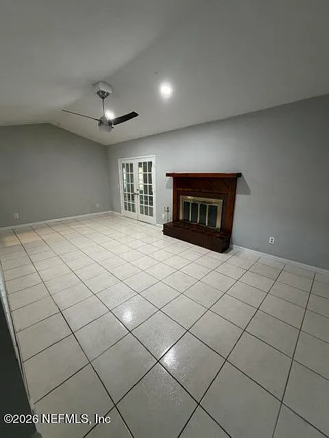 3 bed, 2.0 bath, 1347 sqft, $2,200 — Photo 2