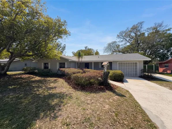 67 7th St, Haines City, FL 33844