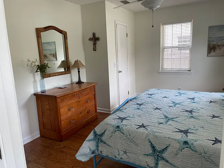 501 Bailey St — Photo 18