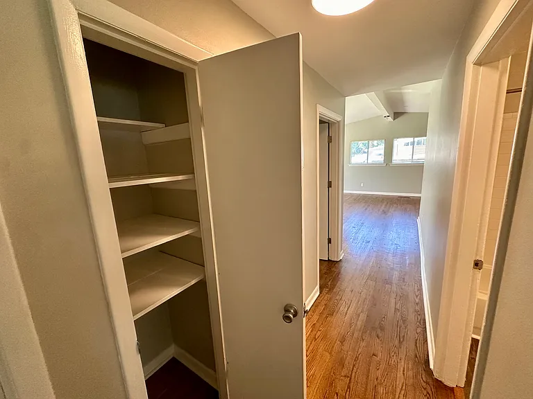 8106 Royal Dr — Photo 23