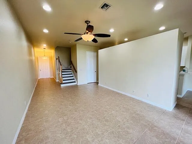 3 bed, 2.5 bath, 2209 sqft, $3,500 — Photo 4