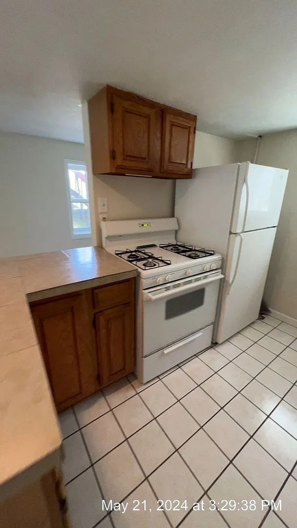 541 Stewart St. — Photo 2