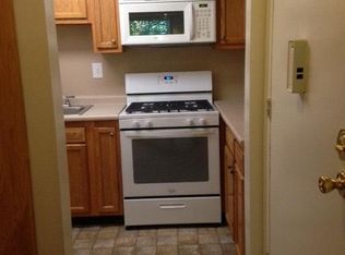 405 Strafford Ave APT 1B, Wayne, PA 19087