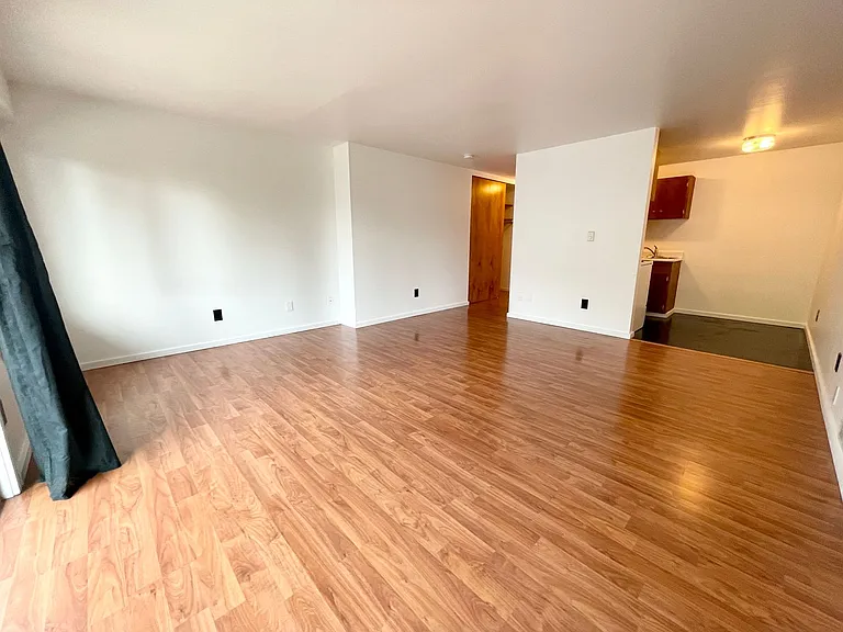 Escolier Apartments — Photo 61