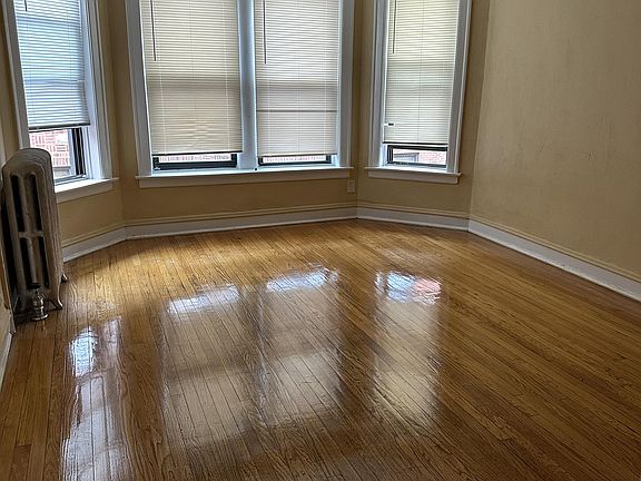2nd image of 6871 S Crandon Ave #2