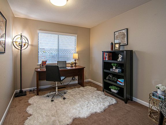 5th image of 493 Bayview Park Dr