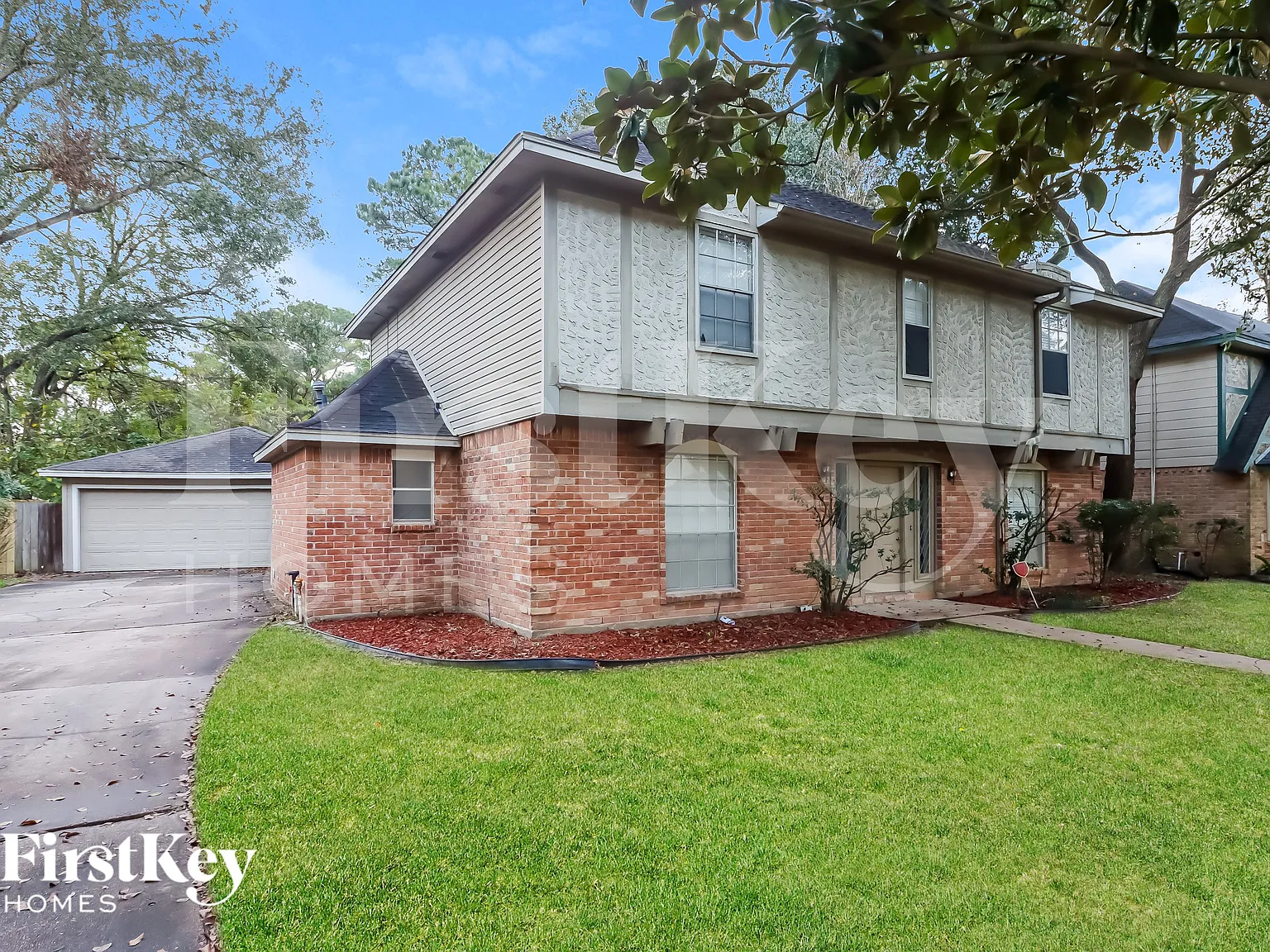 4 bed, 2.5 bath, 2712 sqft, $1,850 — Photo 2