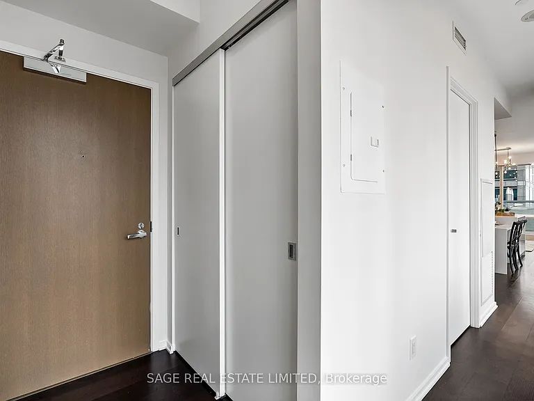 1 Bloor St E #510 — Photo 2
