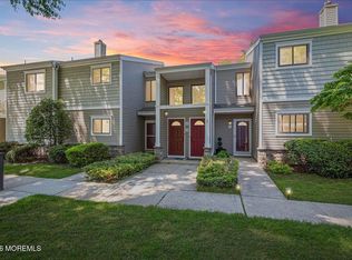 13 Elizabeth Ct, Tinton Falls, NJ 07724