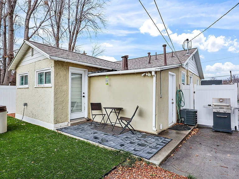 1066 E Wood Ave — Photo 10