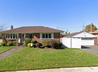 3918 Berger Ave, Bethpage, NY 11714
