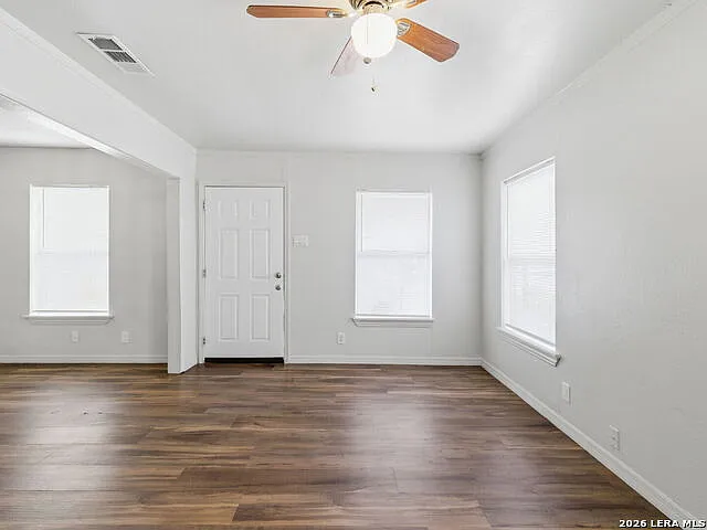 2 bed, 2.0 bath, 768 sqft, $1,300 — Photo 4