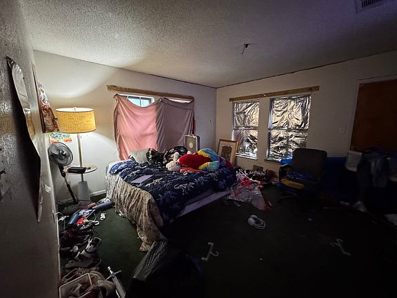 2nd image of 1915 Windsor Ave