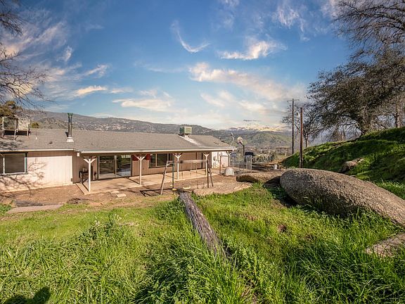 5th image of 28947 Spring Valley Rd