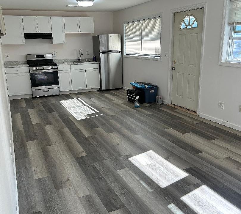 1st image of 129 Orchard St APT 4