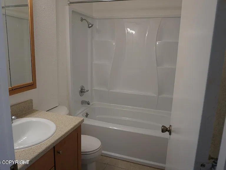 2935 Donington Dr — Photo 12