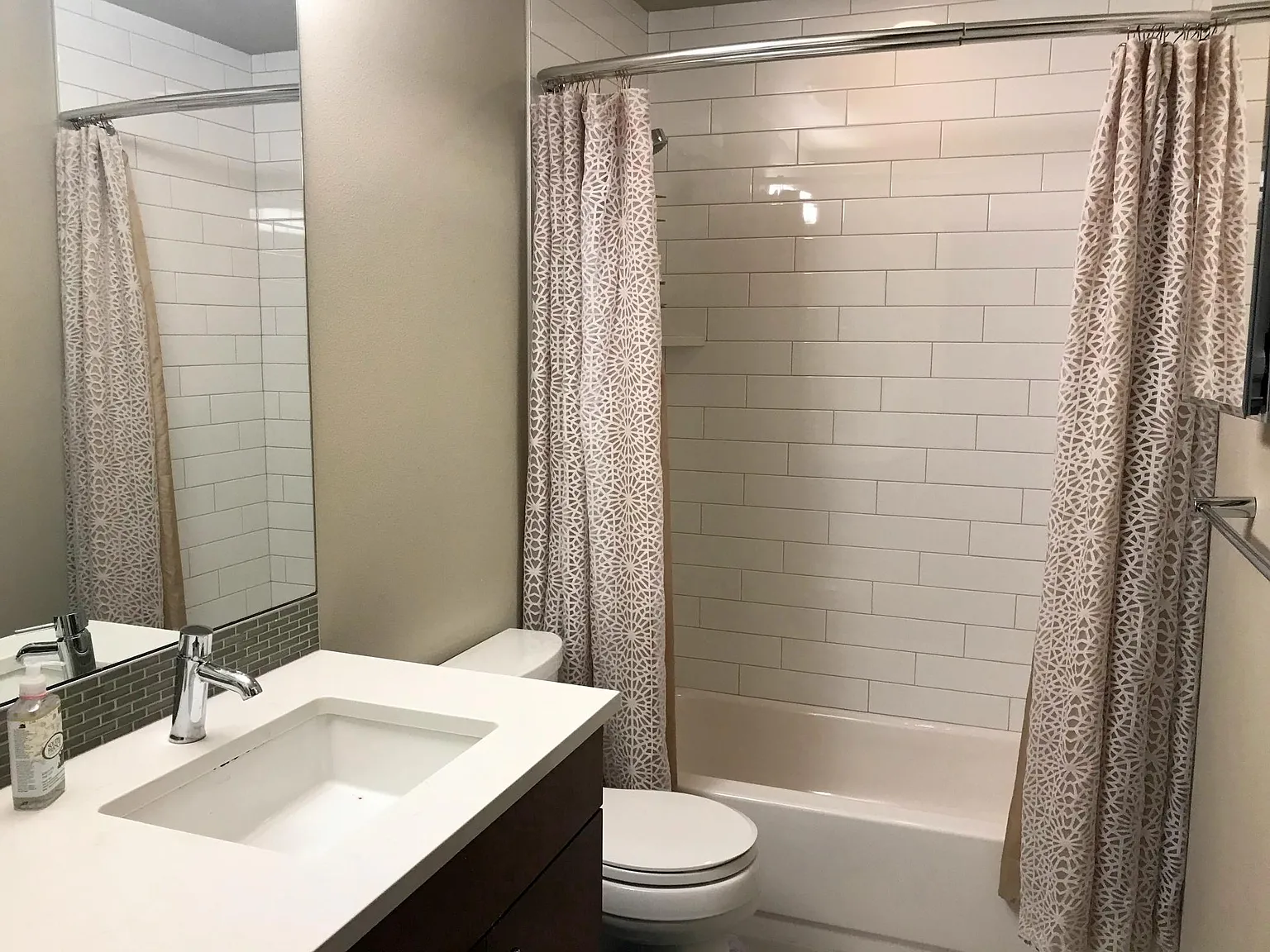 3 bed, 2.5 bath, 1590 sqft, $4,800 — Photo 4